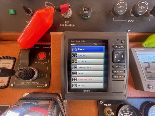 TRADER 41+2 Sundeck - Image 10