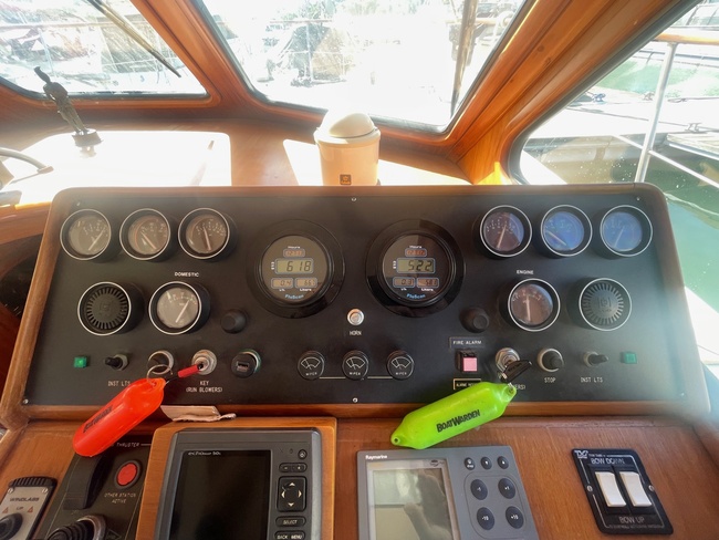 TRADER 41+2 Sundeck - Image 12