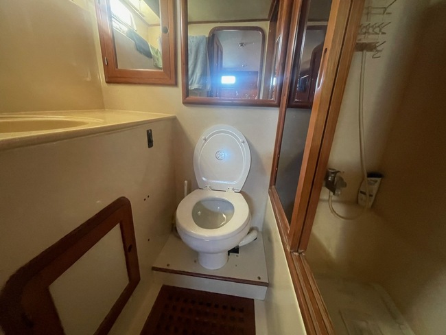 TRADER 41+2 Sundeck - Image 25